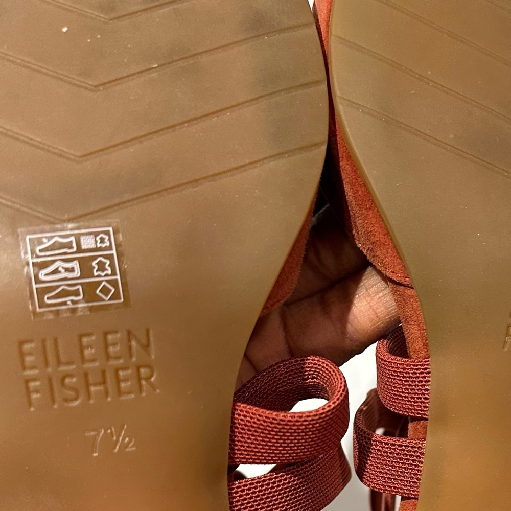 Eileen Fisher Women's Juku Pump in Cayenne - Picture 6 of 6